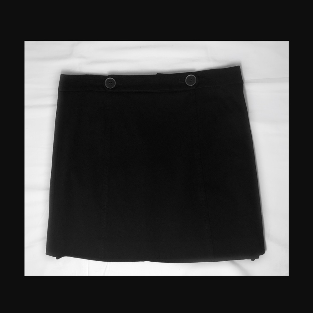 ❄️❄️Ann Taylor Loft Women's Black Skirt - Size 8